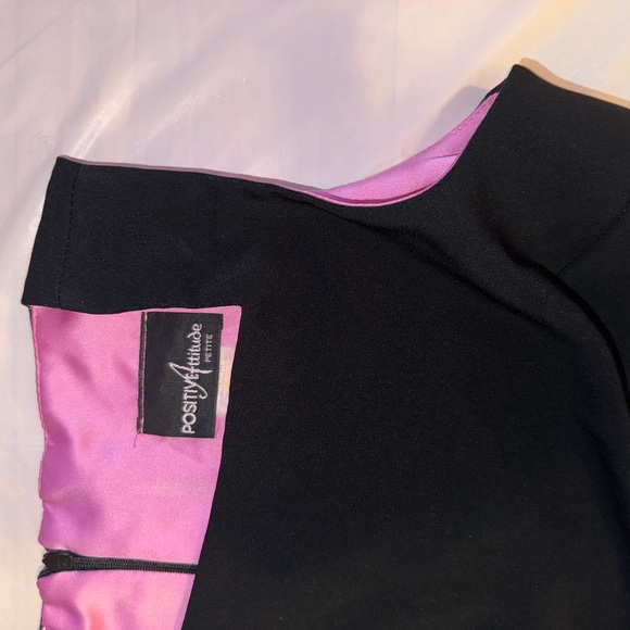 Positive Attitude | VNTG Fitted Mini Black Dress with Satin Pink Lining Slit - Picture 6 of 6